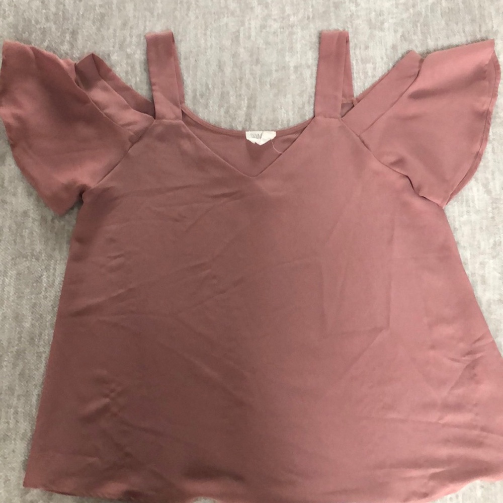 Shirt 100% poly.